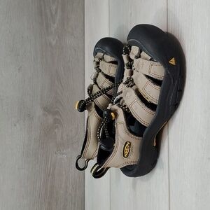 Keen Kids Boys Outdoor Hiking Comfort Sandals shoes sz 12